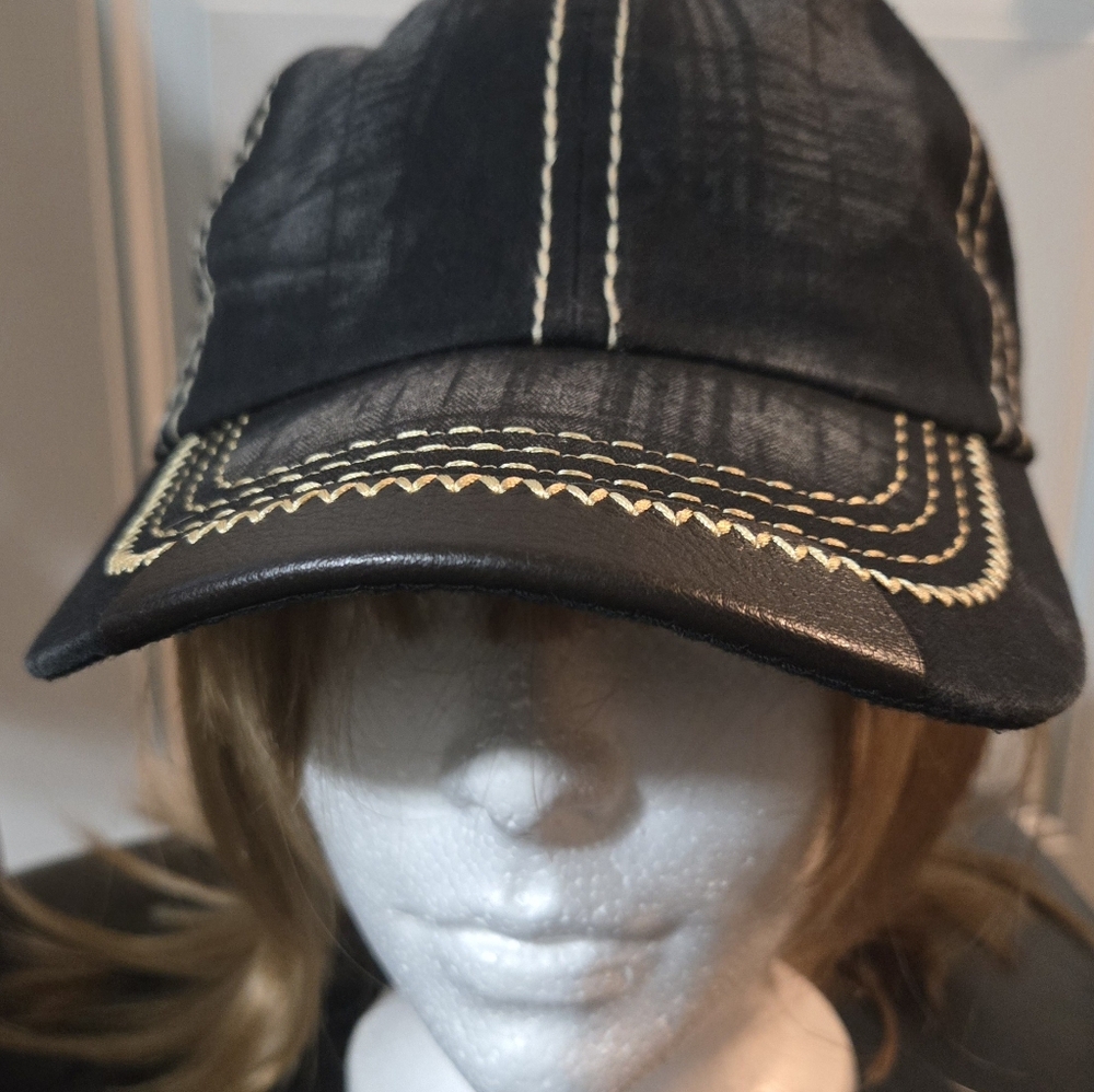Ladies Hats - Picture 3 of 4